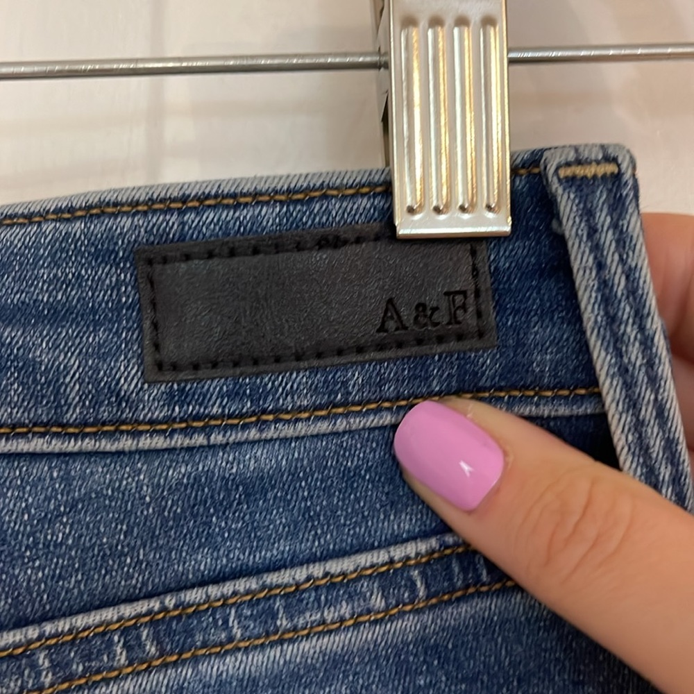 Abercrombie & Fitch super skinny ankle high rise jean, size 29/8. EUC - Picture 5 of 6